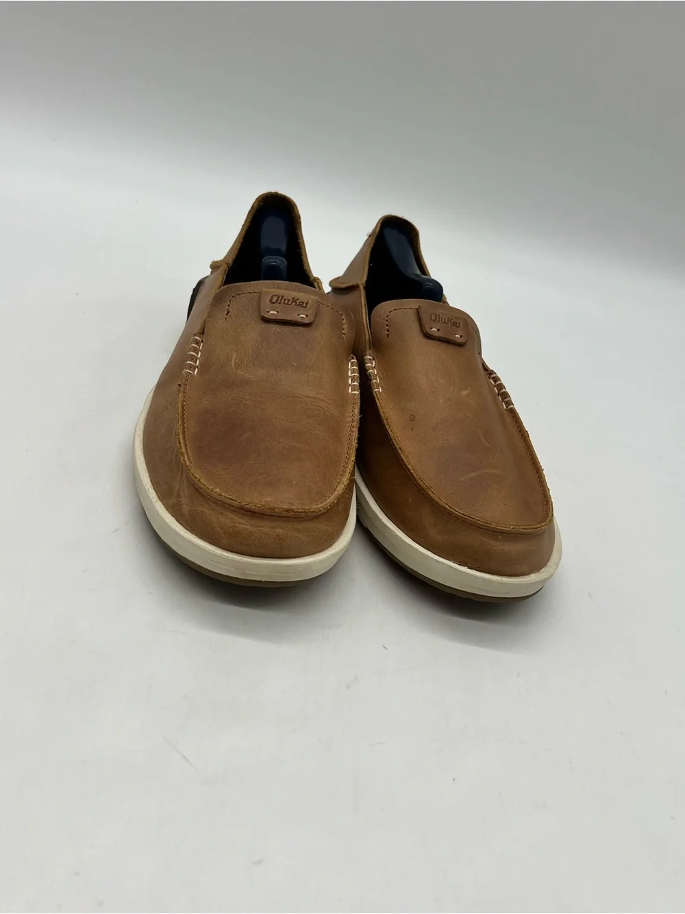 OluKai Kakaha Men’s Sz 10 Brown Leather Casual Comfort Slip On Loafers Shoes.